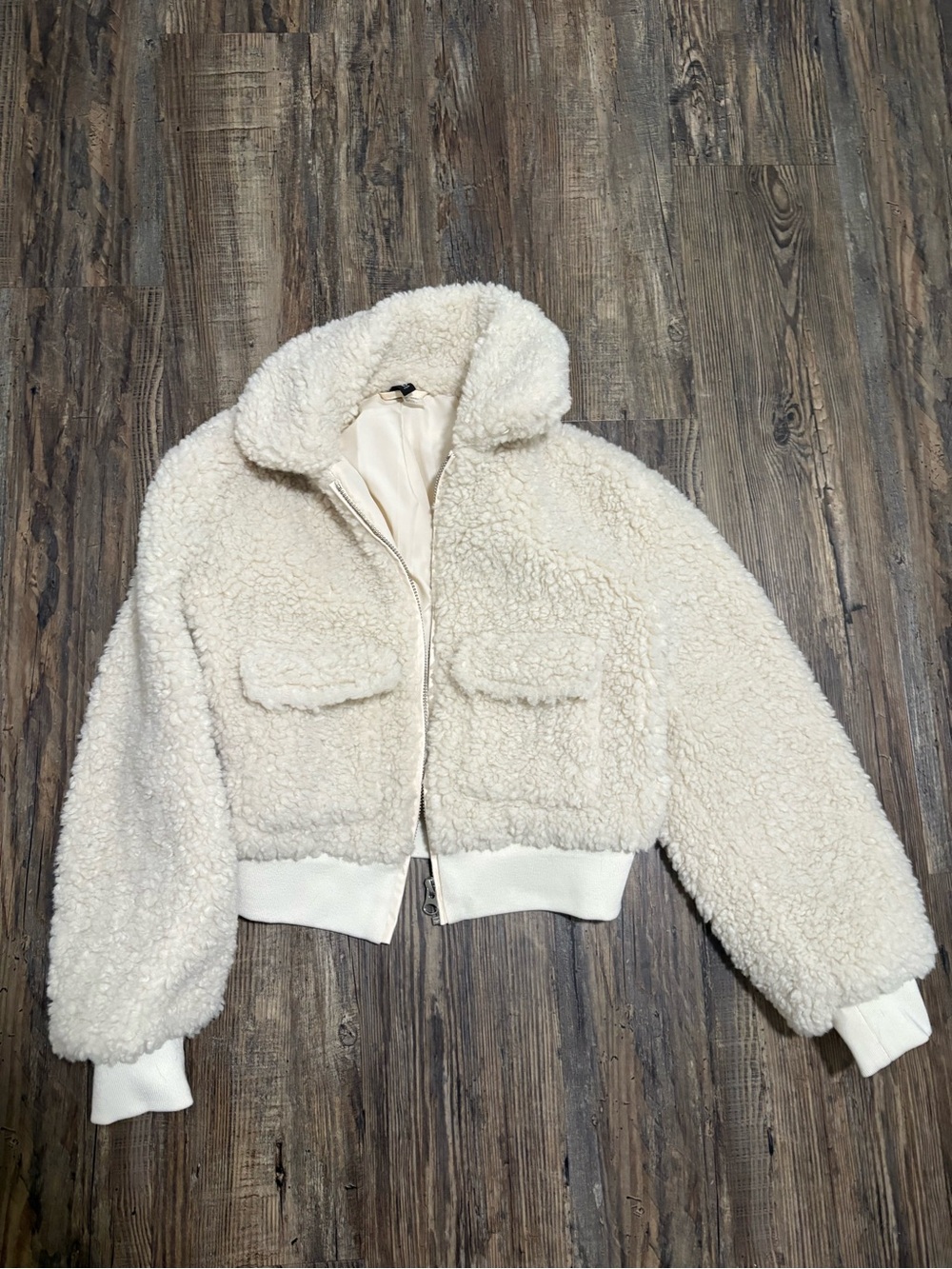 H&M Women’s Sherpa Coat $25.00 Size Small No Stains
